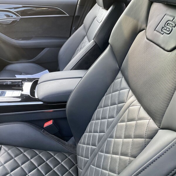 Audi A8  из Германии (56473)