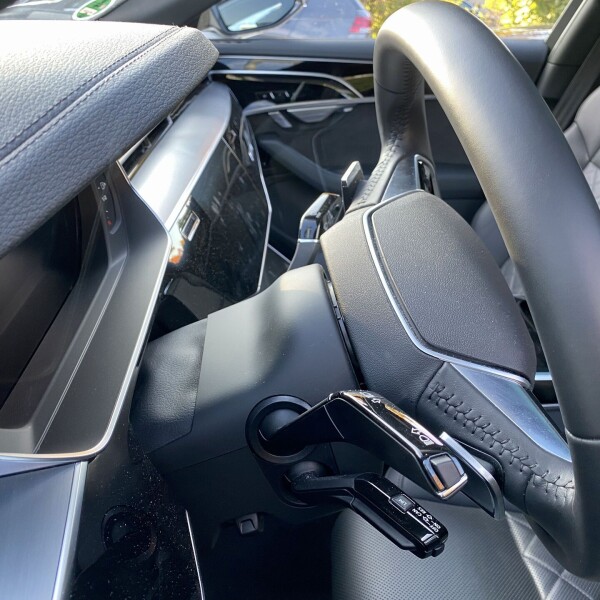Audi A8  из Германии (56476)