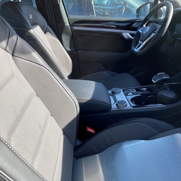 Volkswagen Touareg из Германии (57755)