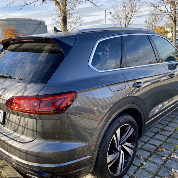 Volkswagen Touareg из Германии (58800)