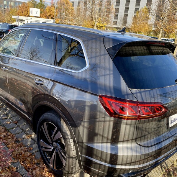 Volkswagen Touareg из Германии (58803)
