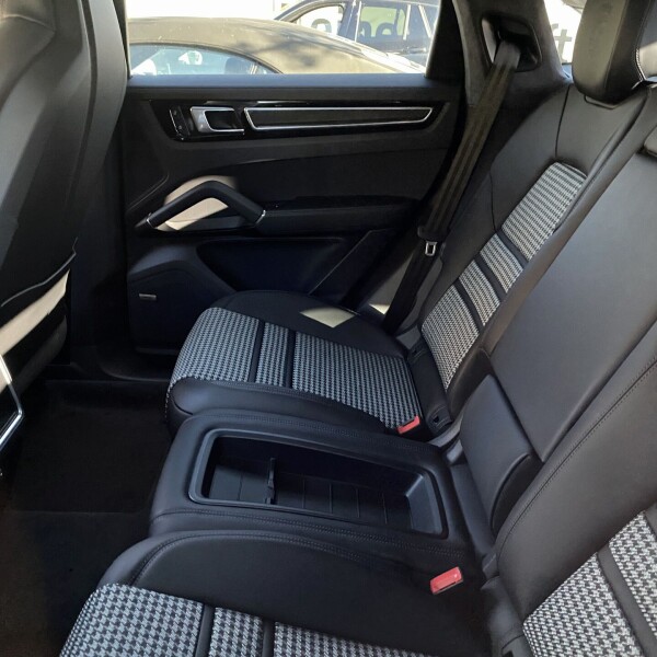 Porsche Cayenne из Германии (59091)