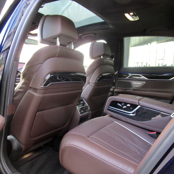 BMW 7-серии из Германии (60111)