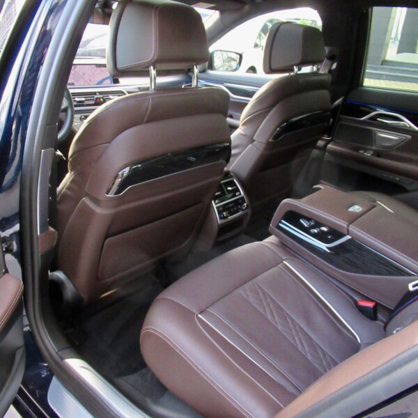 BMW 7-серии из Германии (60110)