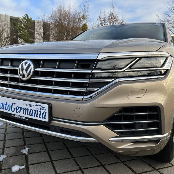 Volkswagen Touareg из Германии (60411)