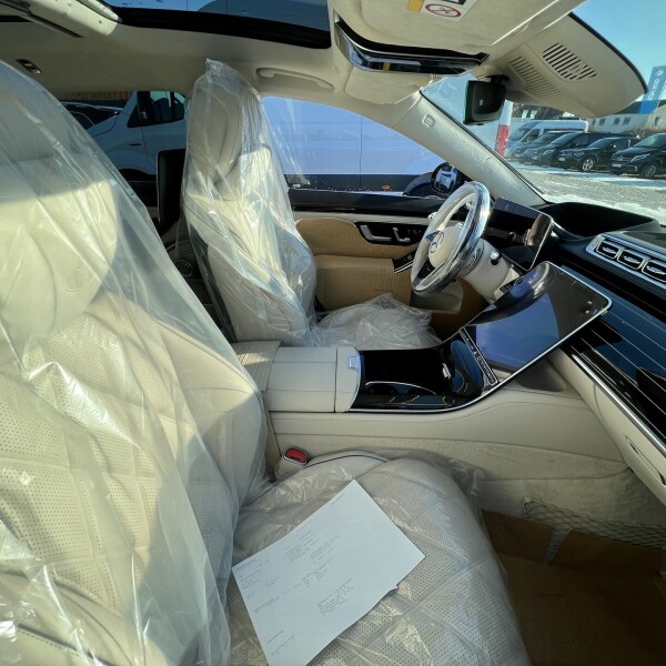 Mercedes-Benz Maybach  из Германии (60483)