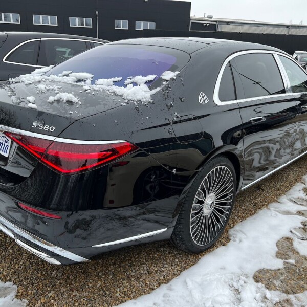 Mercedes-Benz Maybach  из Германии (66372)