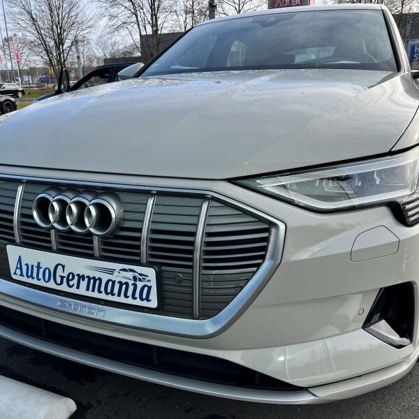 Audi e-tron из Германии (60963)