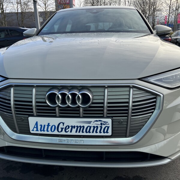 Audi e-tron из Германии (60965)