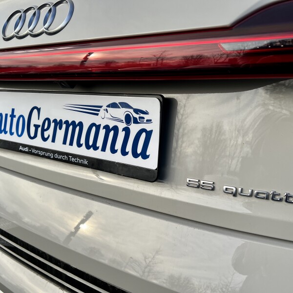 Audi e-tron из Германии (60980)