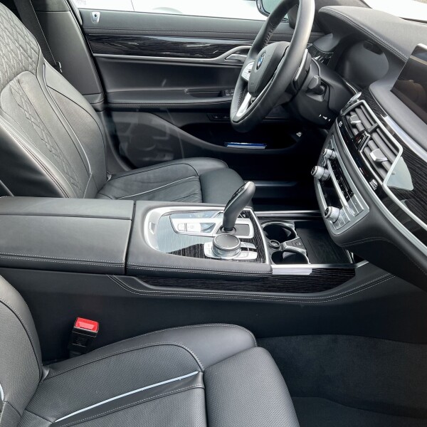 BMW 7-серии из Германии (61180)