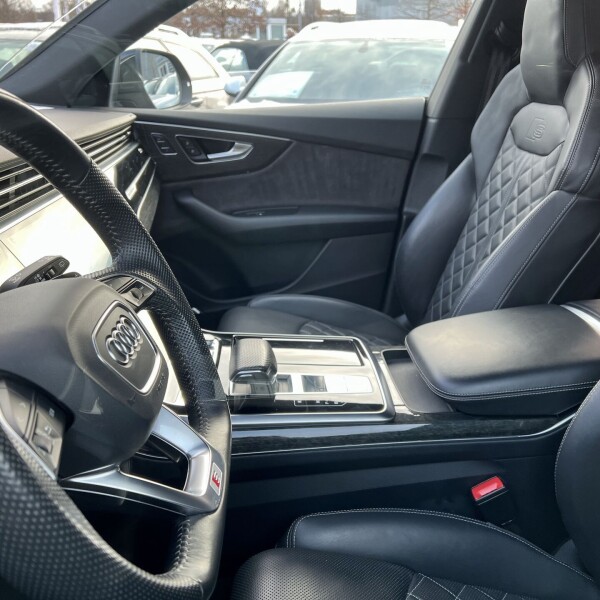 Audi Q8 из Германии (61226)