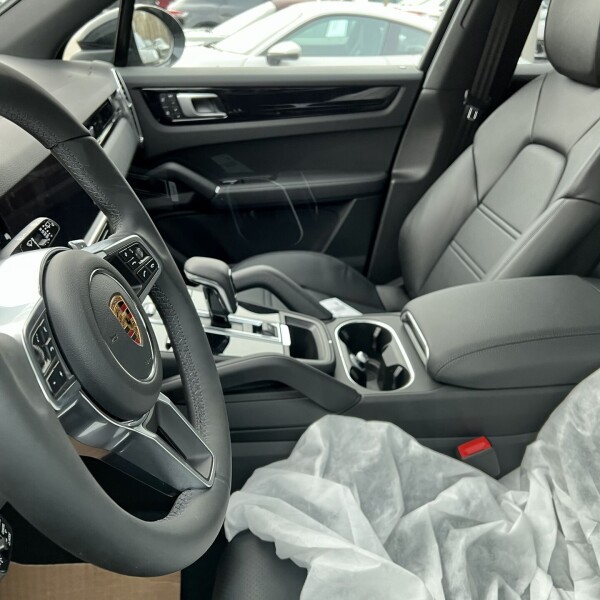 Porsche Cayenne из Германии (61270)
