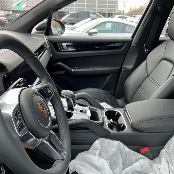 Porsche Cayenne из Германии (61275)