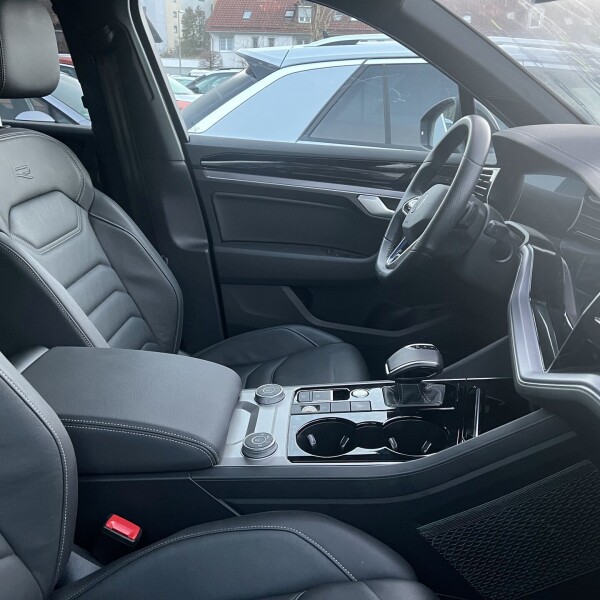 Volkswagen Touareg из Германии (61319)