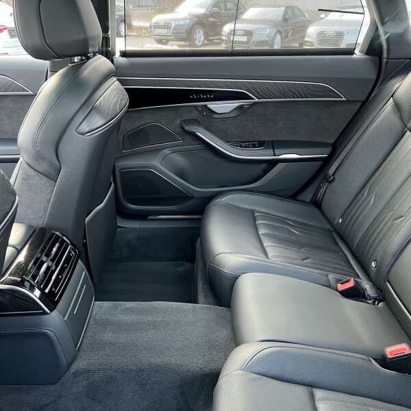 Audi A8  из Германии (61759)