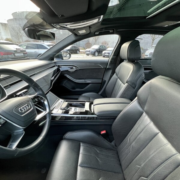 Audi A8  из Германии (61755)