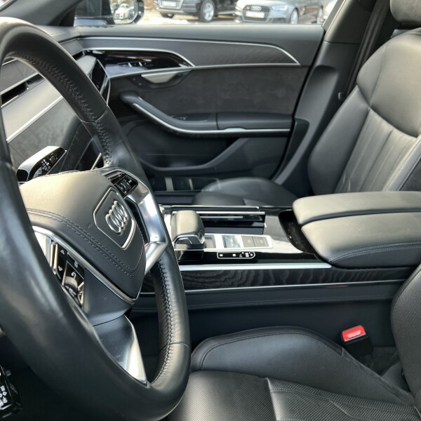 Audi A8  из Германии (61752)