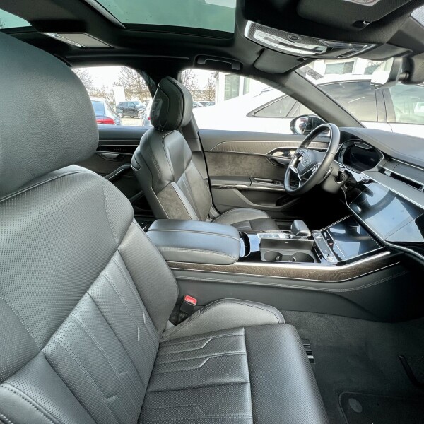 Audi A8  из Германии (61748)