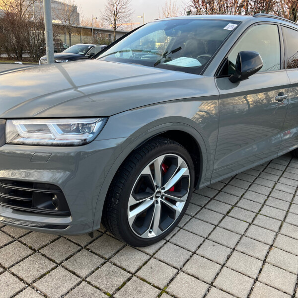 Audi SQ5 из Германии (61932)