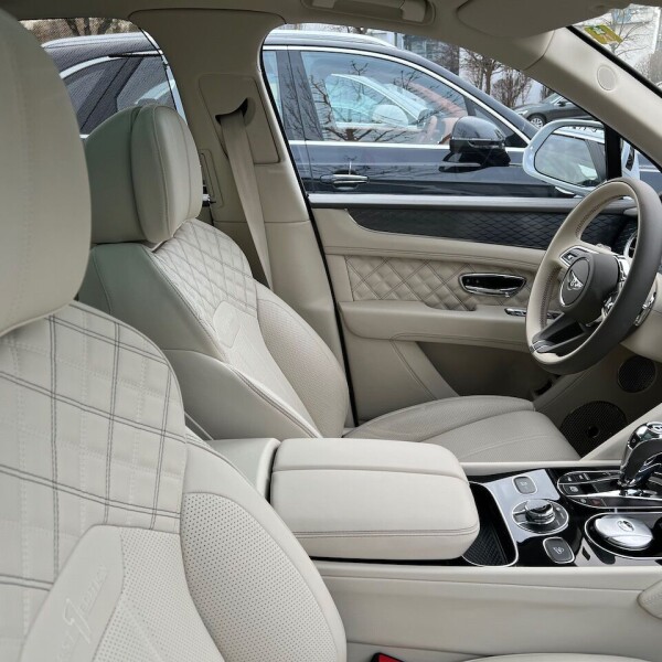 Bentley Bentayga из Германии (62003)