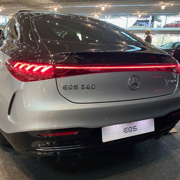 Mercedes-Benz EQS из Германии (62287)