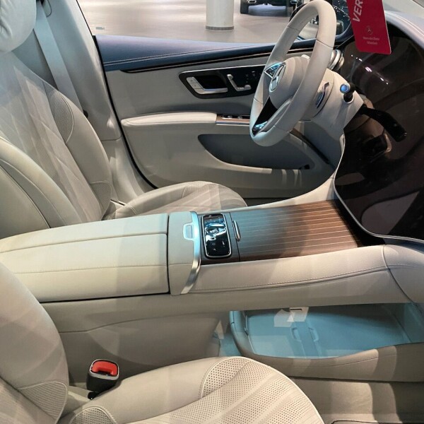 Mercedes-Benz EQS из Германии (62298)