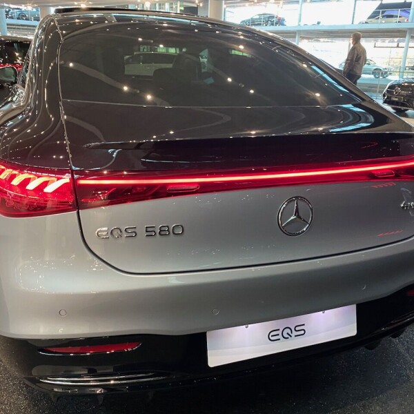 Mercedes-Benz EQS из Германии (62286)