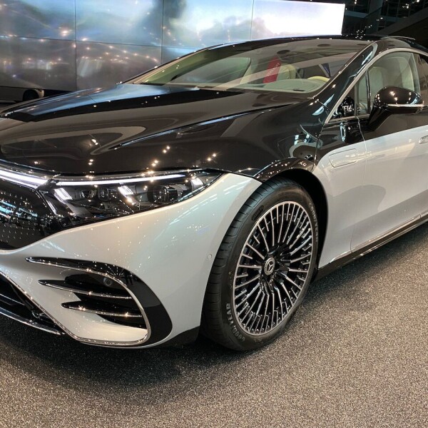 Mercedes-Benz EQS из Германии (62270)