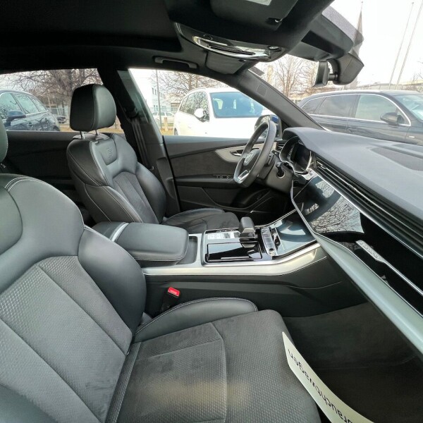 Audi Q8 из Германии (62332)