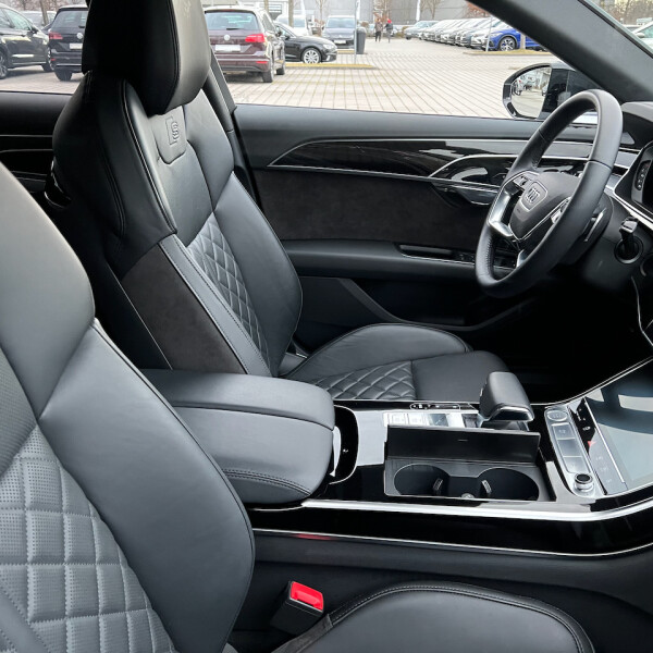 Audi A8  из Германии (62902)