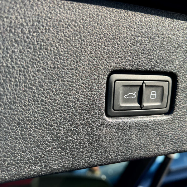 Audi Q8 из Германии (63900)