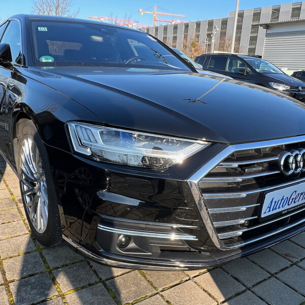 Audi A8  из Германии (64335)
