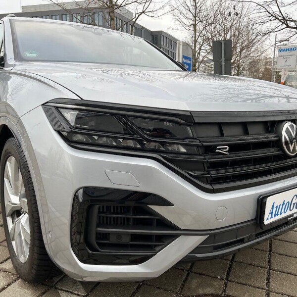 Volkswagen Touareg из Германии (64762)