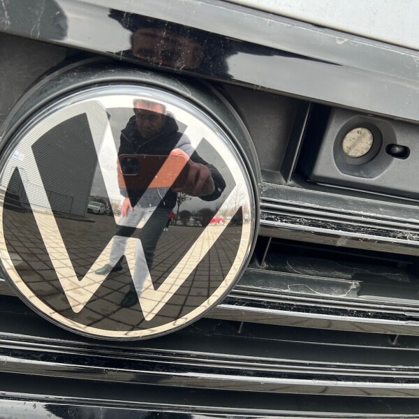Volkswagen Touareg из Германии (64769)
