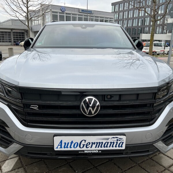 Volkswagen Touareg из Германии (64756)