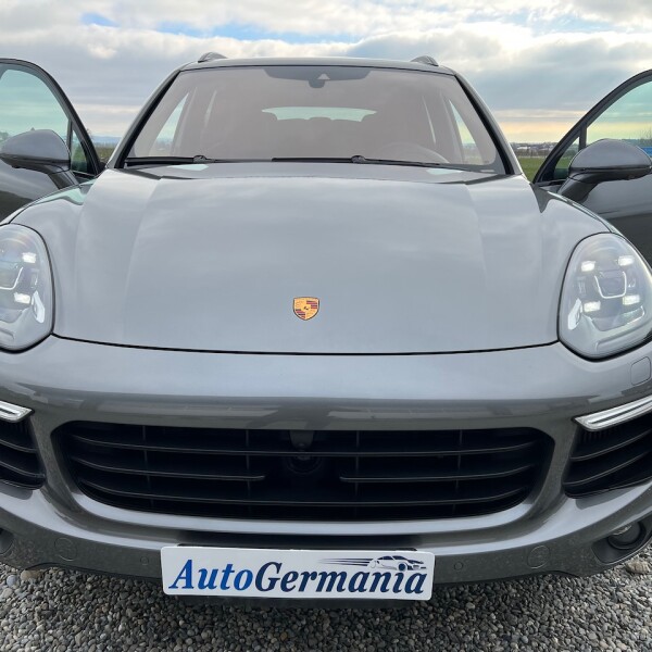 Porsche Cayenne из Германии (65122)