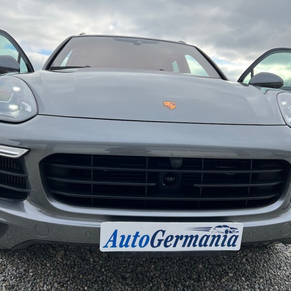 Porsche Cayenne из Германии (65124)