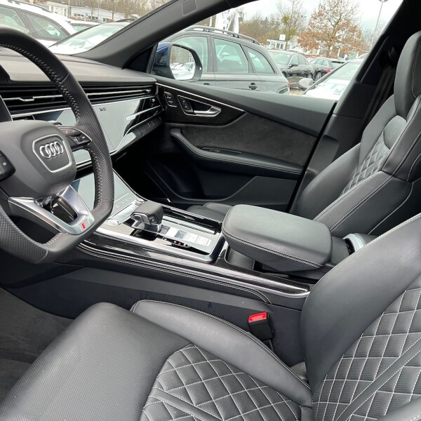 Audi Q8 из Германии (65250)