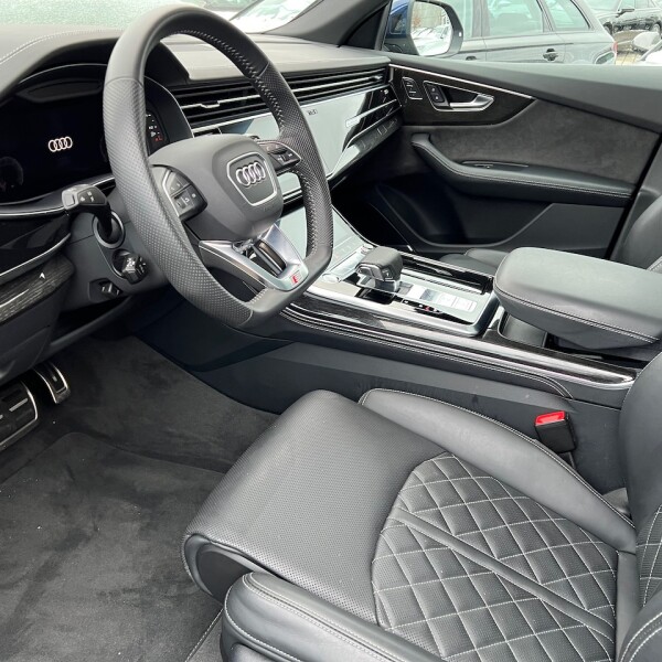 Audi Q8 из Германии (65245)