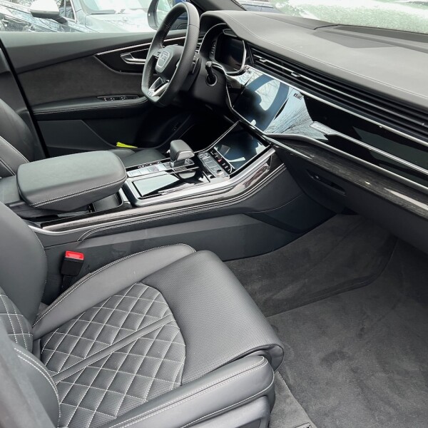 Audi Q8 из Германии (65239)