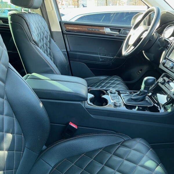 Volkswagen Touareg из Германии (65404)