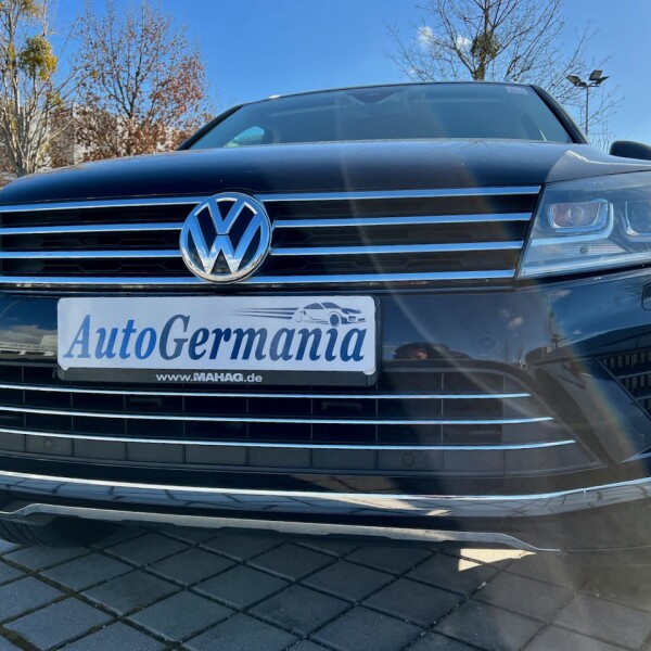 Volkswagen Touareg из Германии (65409)