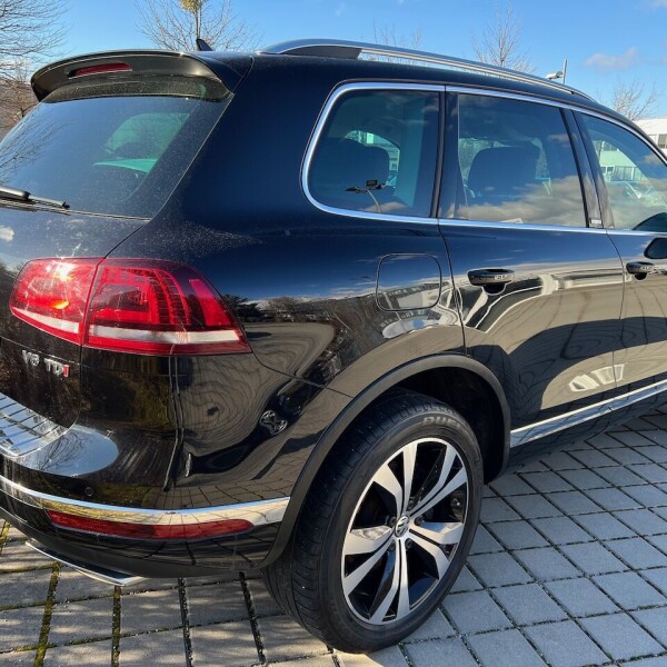 Volkswagen Touareg из Германии (65390)