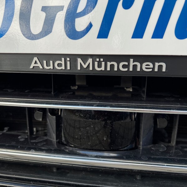 Audi A8  из Германии (65628)