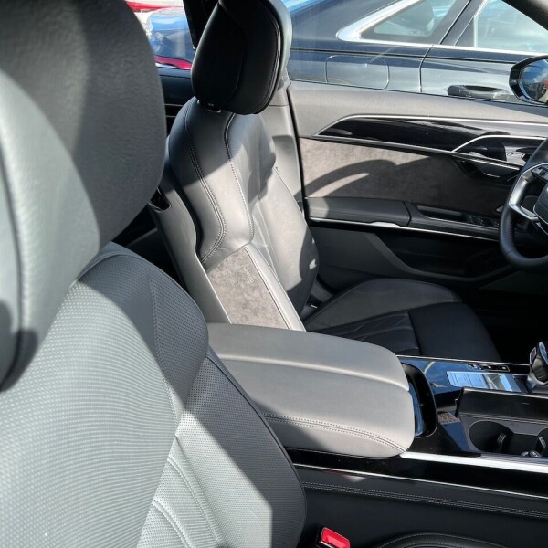 Audi A8  из Германии (65609)