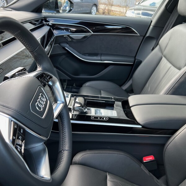 Audi A8  из Германии (65601)