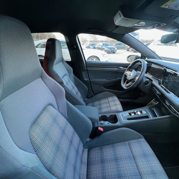 Volkswagen Golf из Германии (66054)