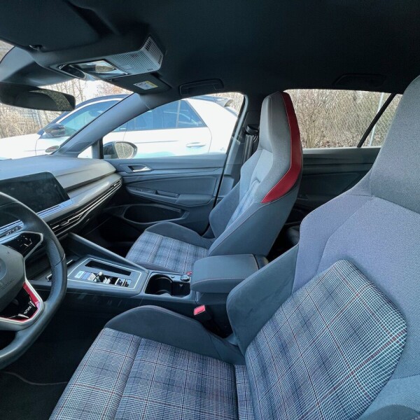 Volkswagen Golf из Германии (66066)