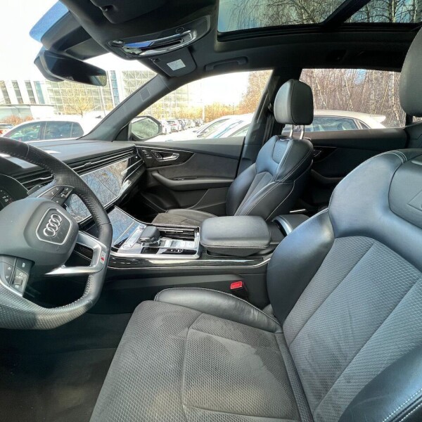 Audi Q8 из Германии (66237)